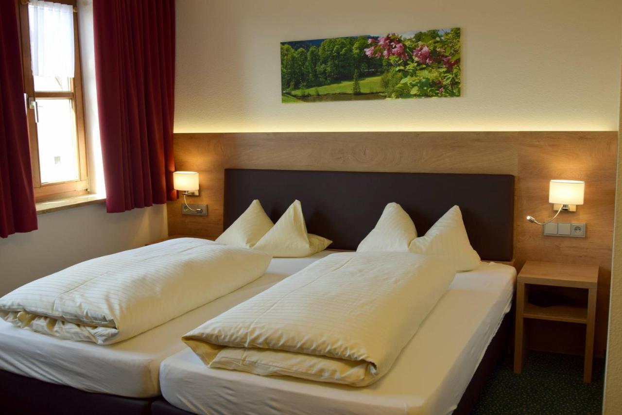 Hotel Gasthof Zum Loewen Velburg Habitación foto