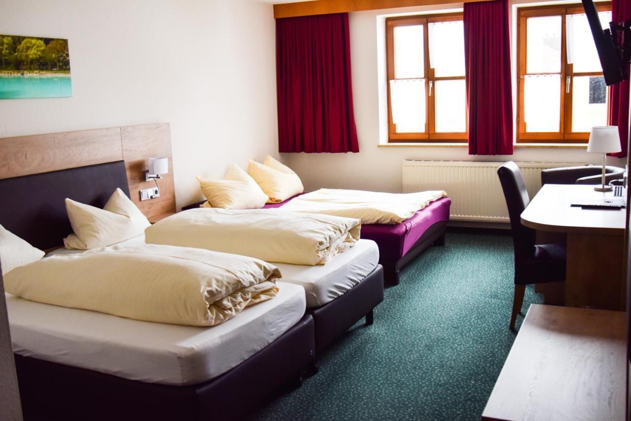 Hotel Gasthof Zum Loewen Velburg Habitación foto