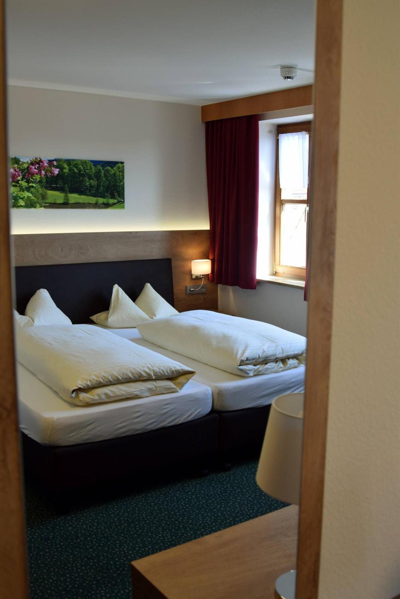 Hotel Gasthof Zum Loewen Velburg Habitación foto