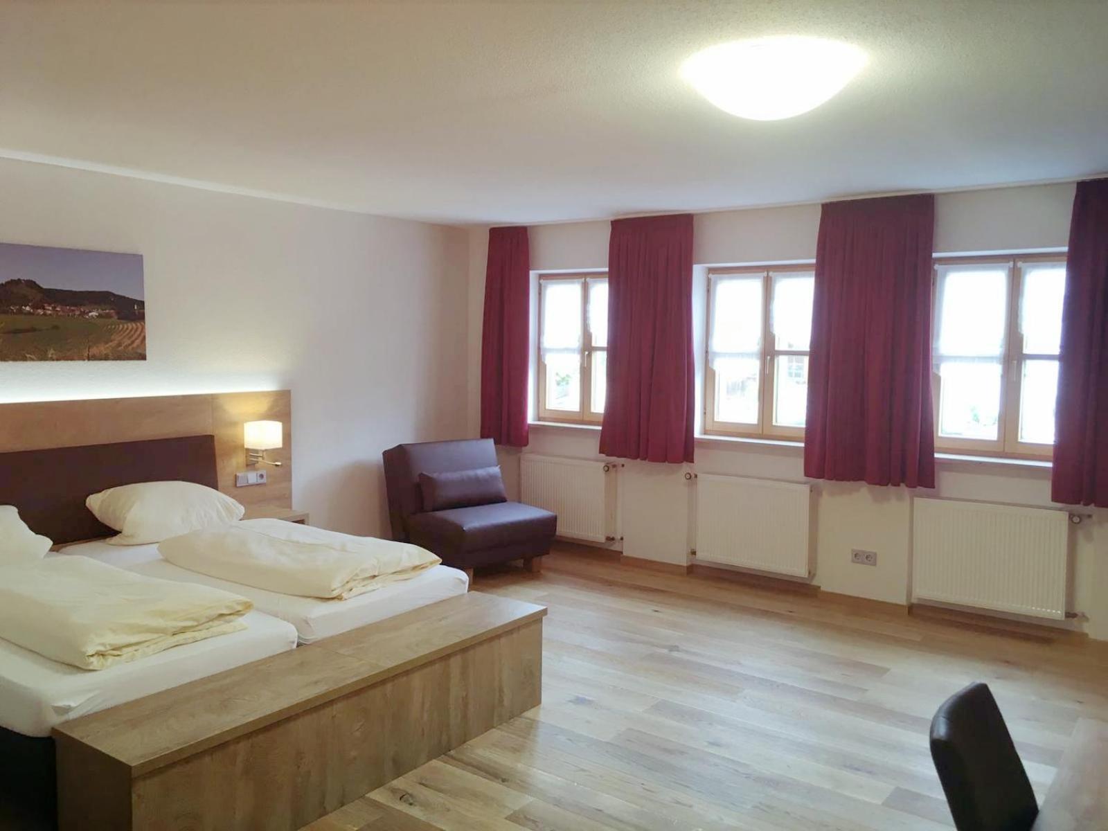 Hotel Gasthof Zum Loewen Velburg Habitación foto